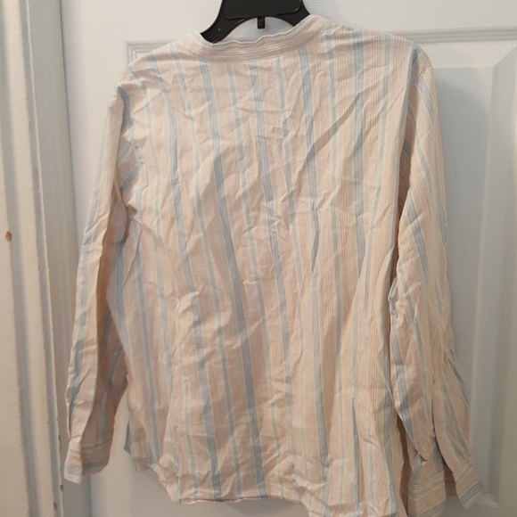 Button down shirt - Picture 3 of 3